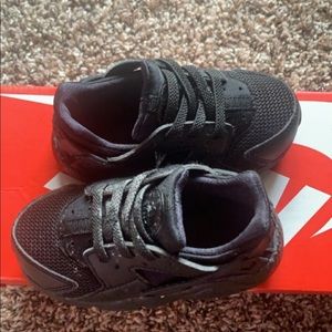 Toddler Nike huaraches
